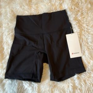 Lululemon Wunder Train HR Shorts 6”